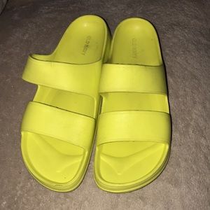 Old navy size 9 Neon yellow sandals 💕